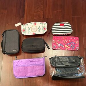 Set of 7 cosmetic bags